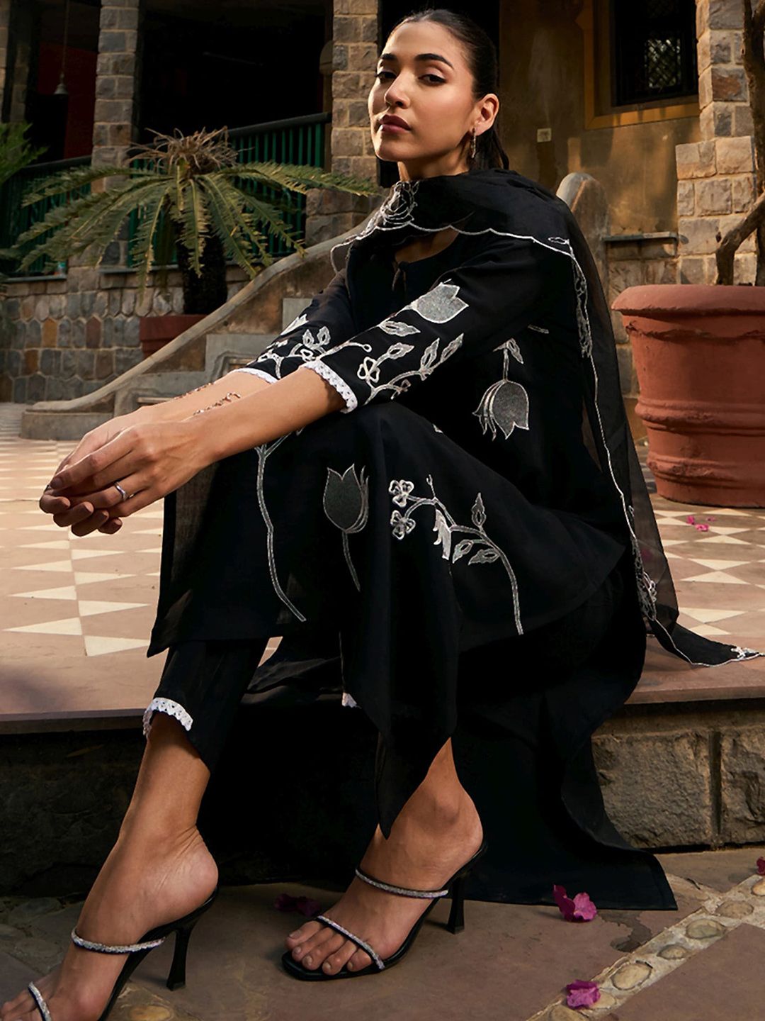 Indyancart IE Floral Embroidered Keyhole Neck Thread Work Kurta with Trousers & With Dupatta