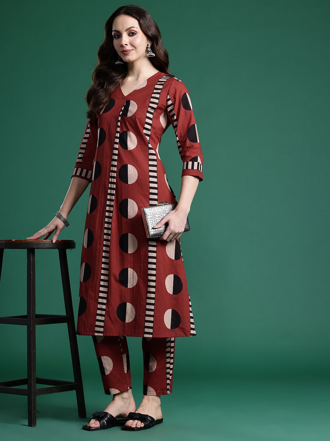 Indyancart IE Women Printed Pleated Pure Cotton Kurta with Trousers