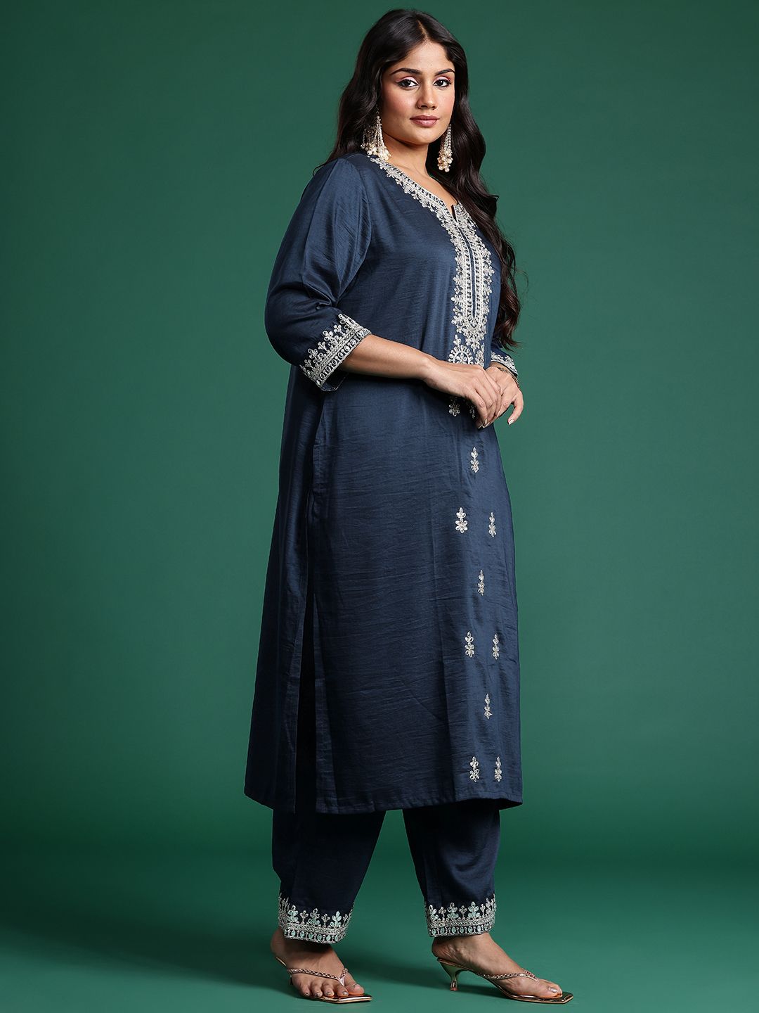 Indyancart IE Ethnic Motifs Embroidered Kurta with Trousers & Dupatta