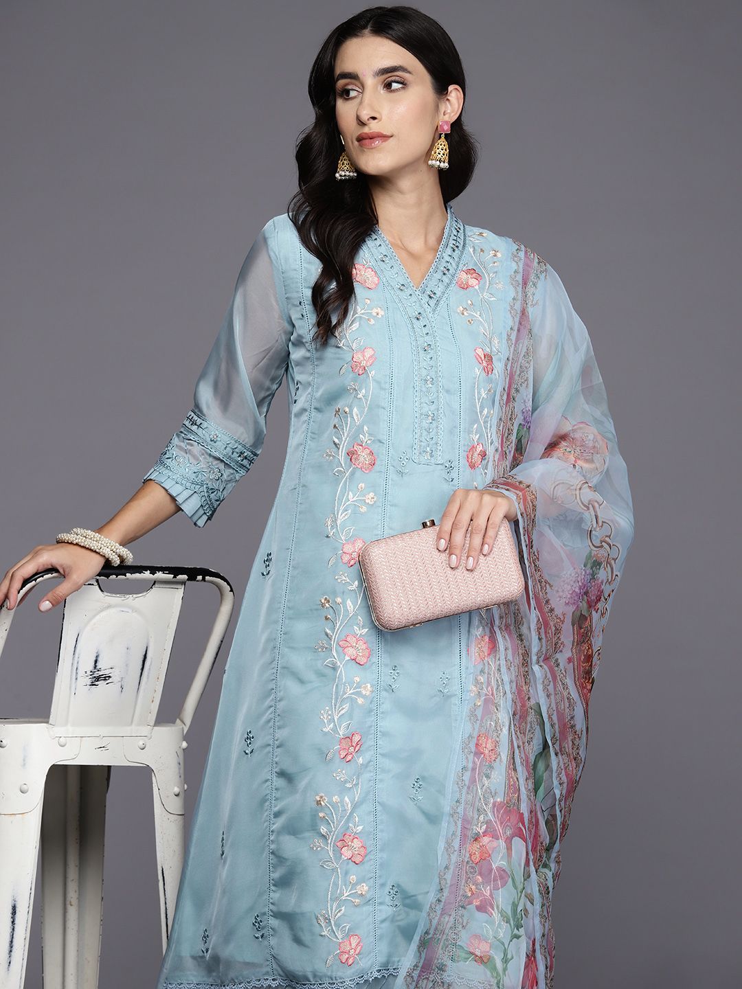Indyancart IE Women Floral Embroidered Regular Thread Work Kurta with Trousers & Dupatta