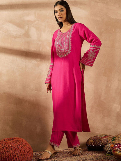 Indyancart IE Women Ethnic Motifs Embroidered Regular Sequinned Kurta with Trousers
