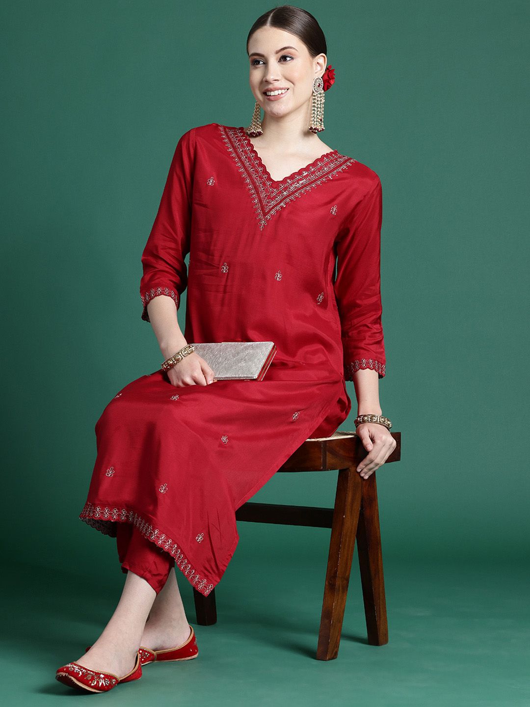 Ethnic Motifs Embroidered Regular Thread Work Kurta With Trousers