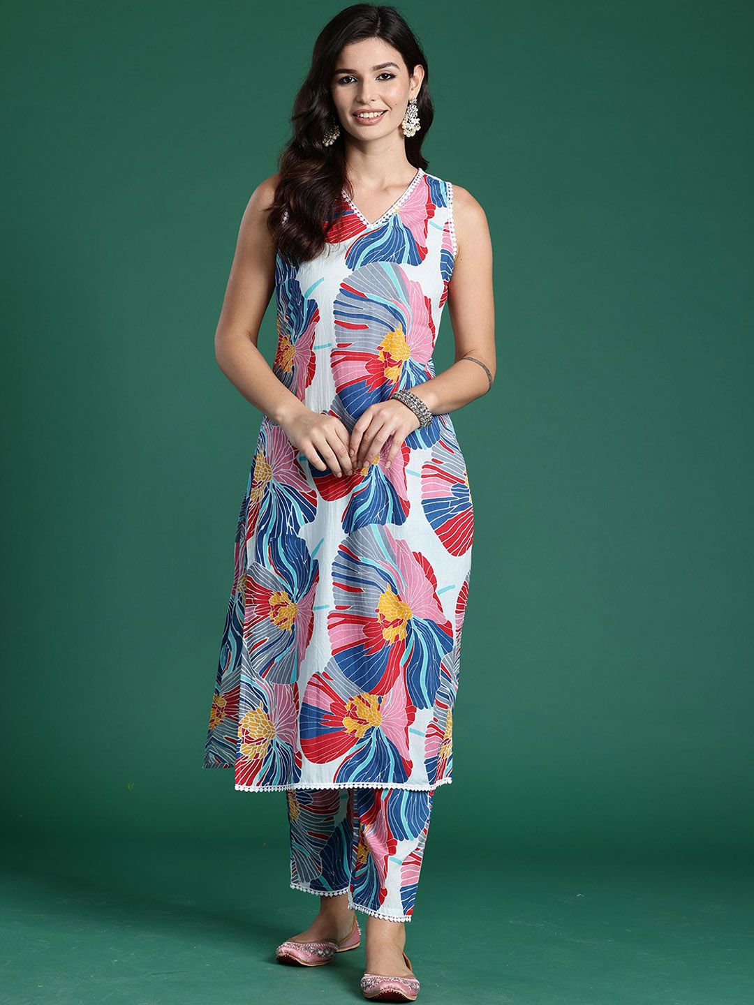 Floral Printed V-Neck Straight Pure Cotton Kurta With Trousers
