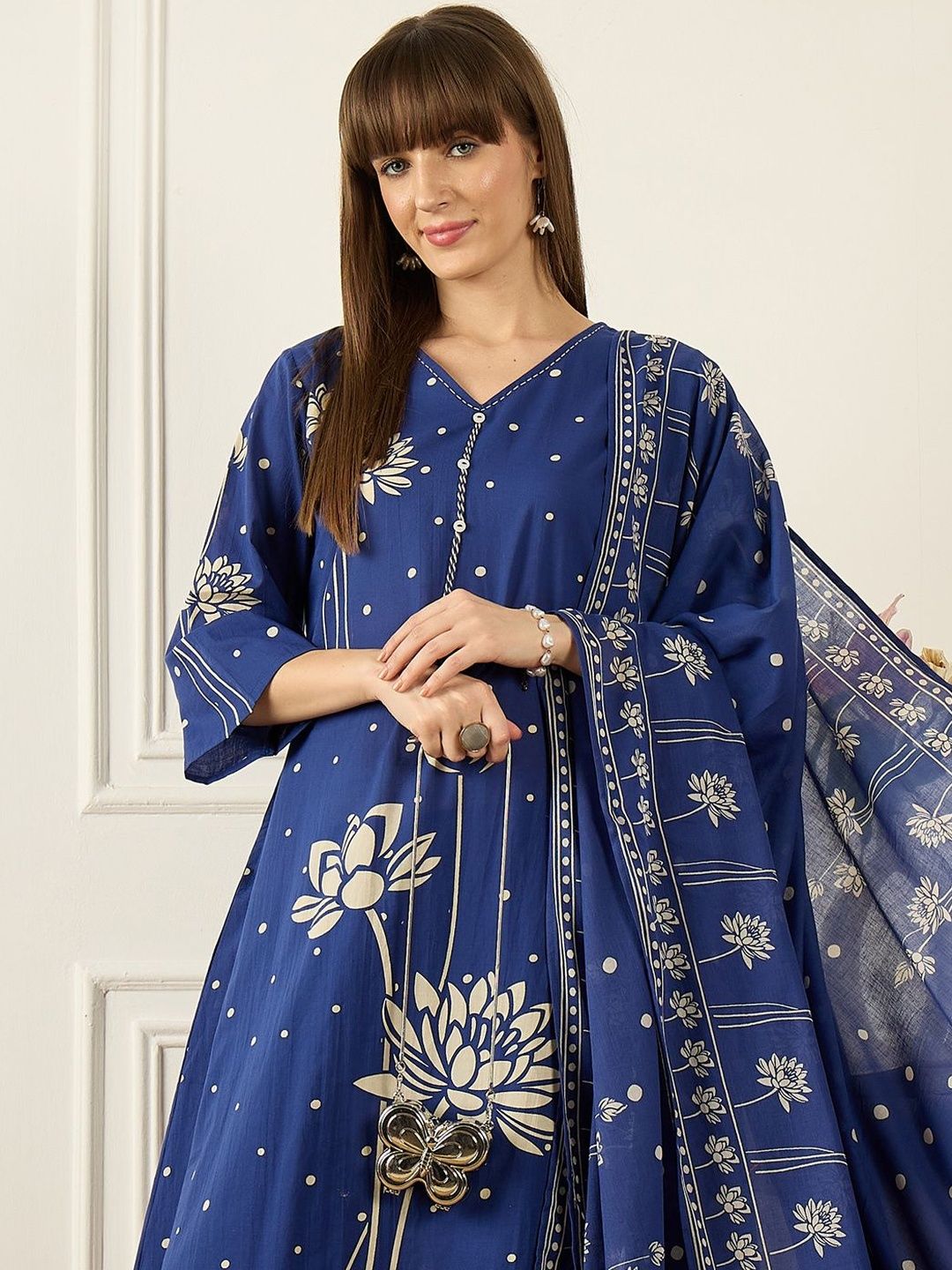 Women Floral Printed Regular Thread Work Pure Cotton Kurta with Trousers & With Dupatta