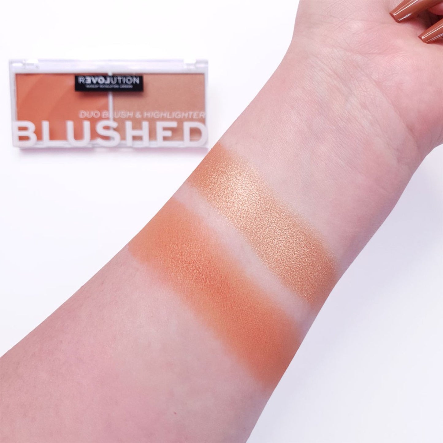 Makeup Revolution Relove Colour Play Blushed Duo - Sweet