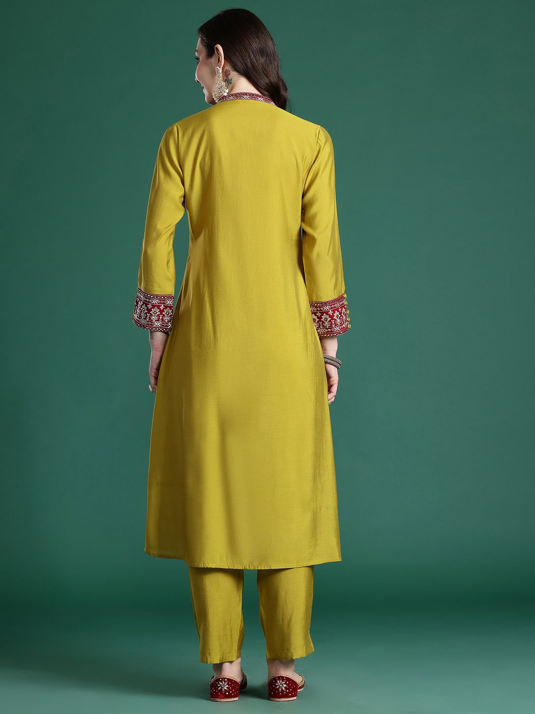 Women Ethnic Motifs Embroidered Pleated Mirror Work Kurta with Trousers