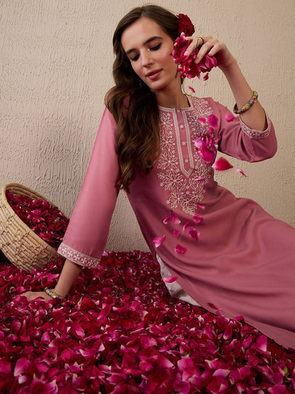 Indyancart IE Women Floral Embroidered Thread Work Kurta