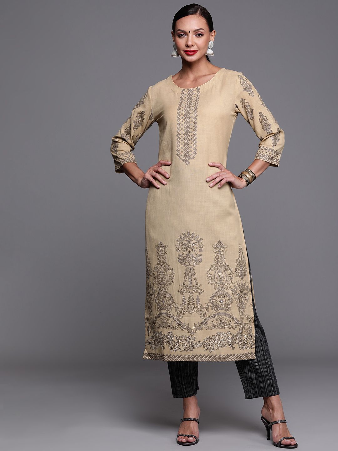 Indyancart IE Women Beige & Grey Ethnic Motifs Foil Print Straight Kurta