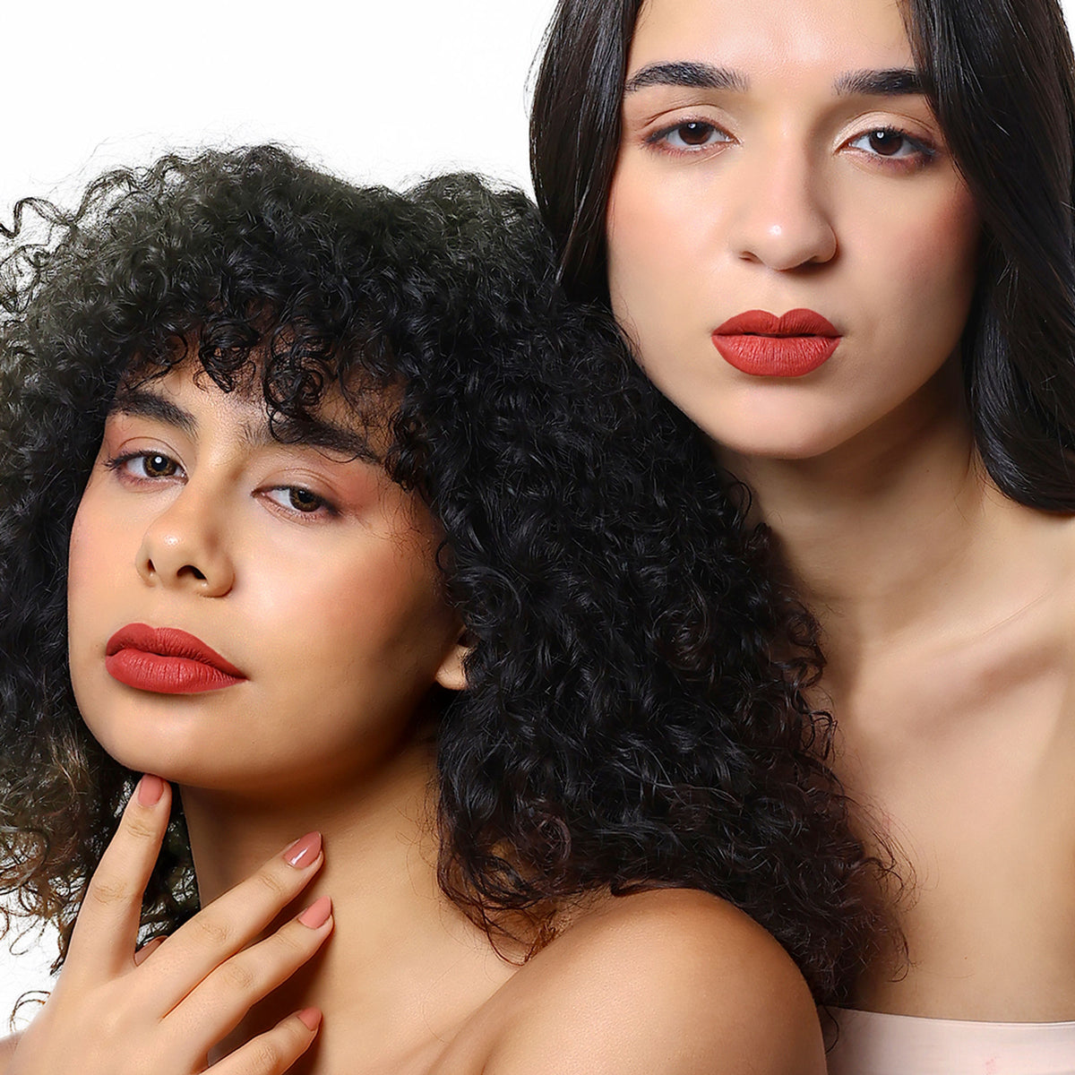 FLiCKA Flicka Set with Walnut Wonder Attack Liquid Lipstick, waterproof, smudge-proof, long-lasting nude lipstick on model lips.