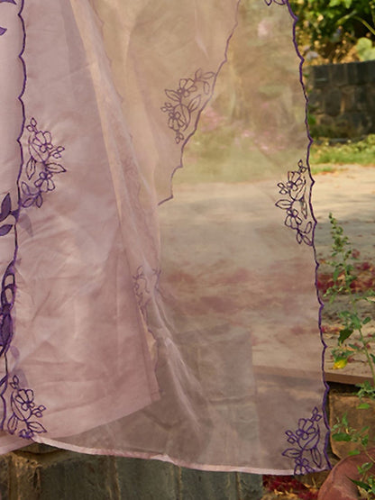 Indyancart IE Women Floral Embroidered Regular Thread Work Kurta with Trousers & With Dupatta
