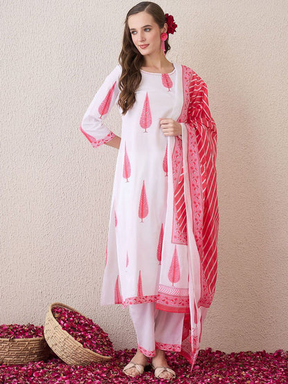 Floral Printed Round Neck Pure Cotton Straight Kurta With Trousers & Dupatta