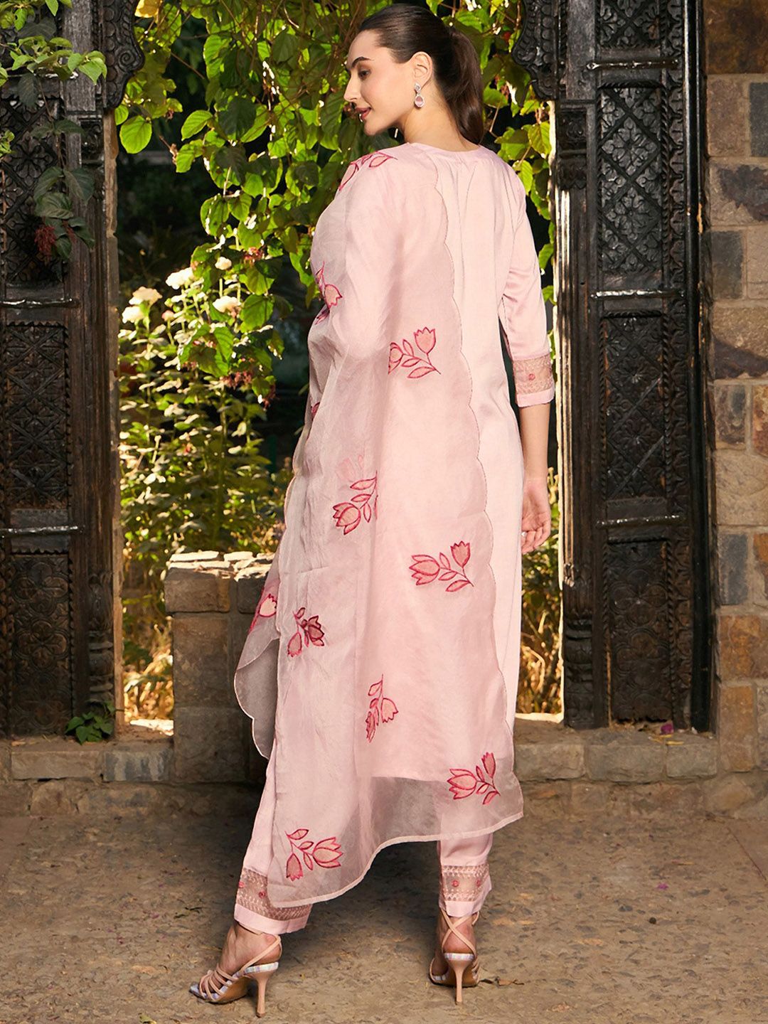 Indyancart IE Floral Embroidered Pure Cotton Straight Kurta With Trousers & Dupatta