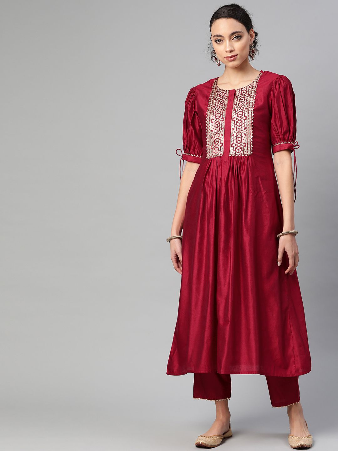 Indyancart IE Women Maroon Yoke Design Kurta with Trousers