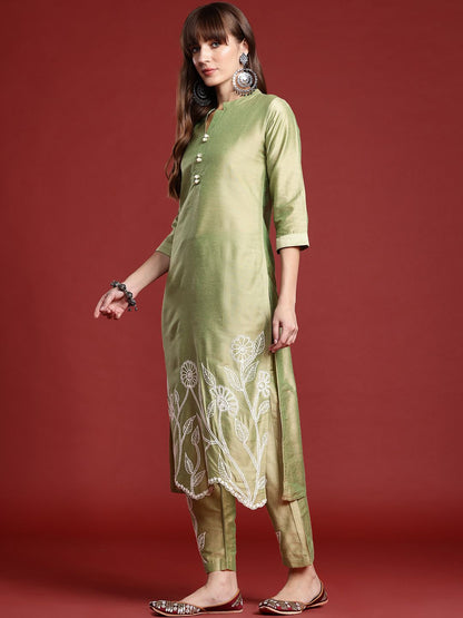 Indyancart IE Floral Embroidered Thread Work Kurta with Trousers