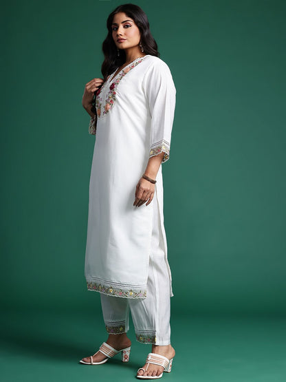 Indyancart Women's Plus Size Floral Embroidered Beads & Stones Kurta with Trousers & With Dupatta