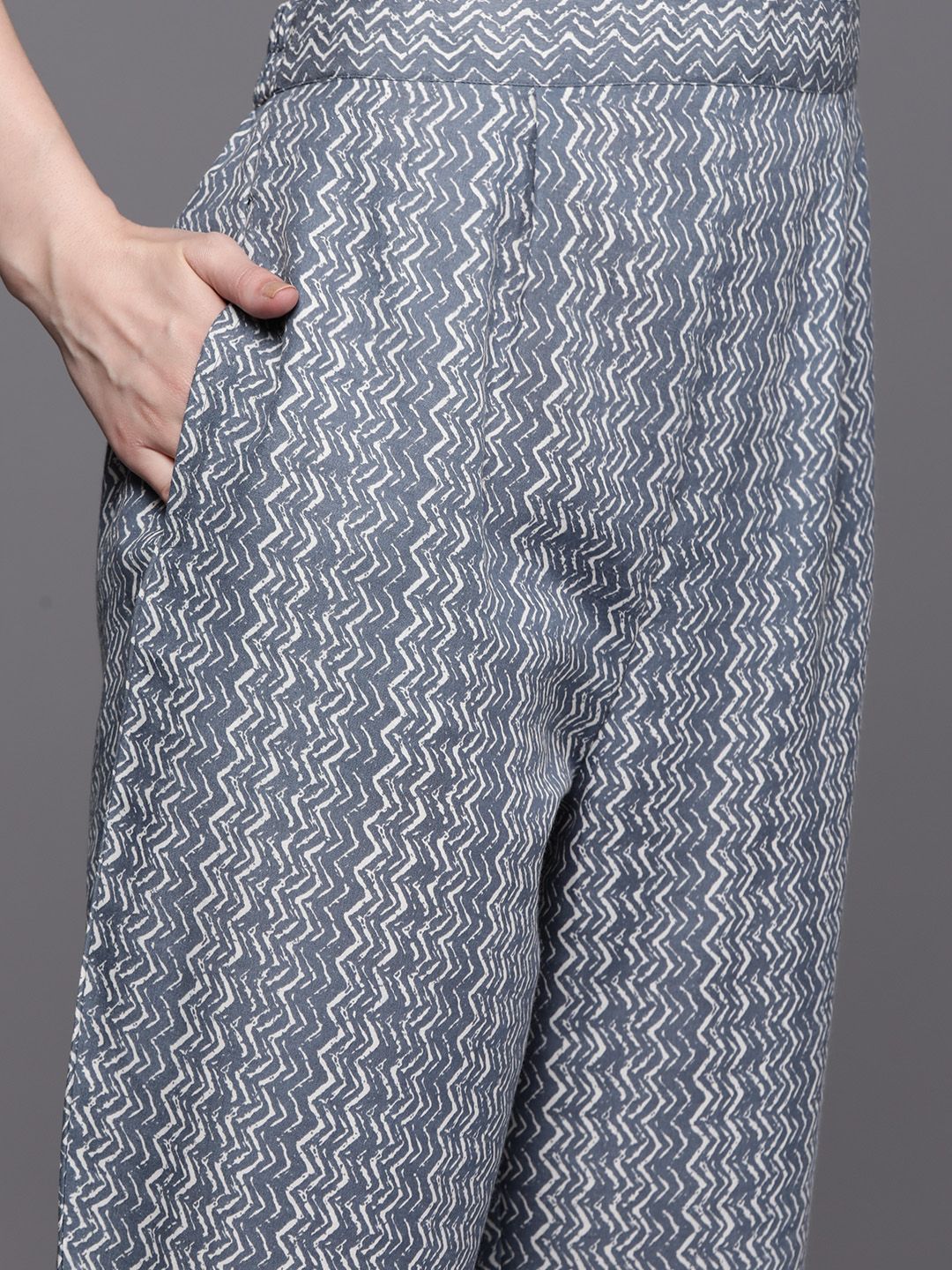 Indyancart IE Bandhani Printed Regular Thread Work Pure Cotton Kurta With Trousers & Dupatta