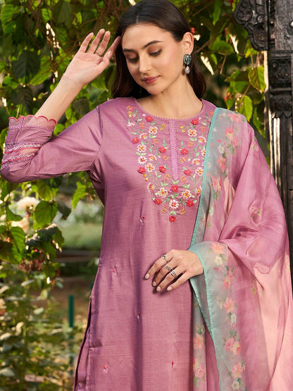 Indyancart IE Floral Embroidered Thread Work Scalloped Kurta with Trousers & With Dupatta