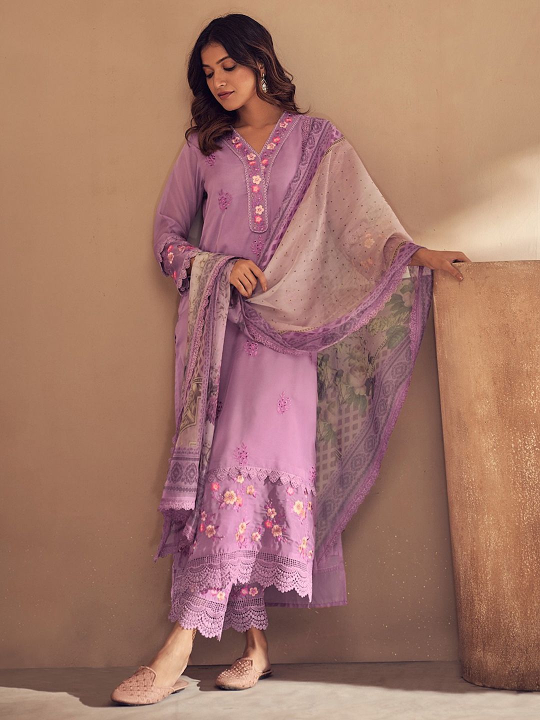 Dhiyona IE Lavender Floral Embroidered Thread Work Kurta with Trousers & Dupatta