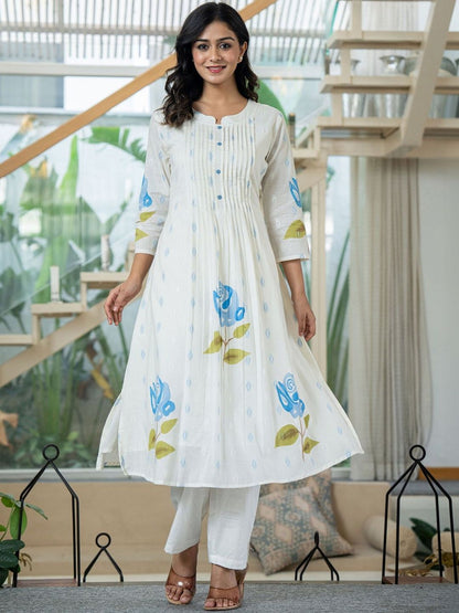 Women Floral Printed Pleated Pure Cotton Kurta with Trousers