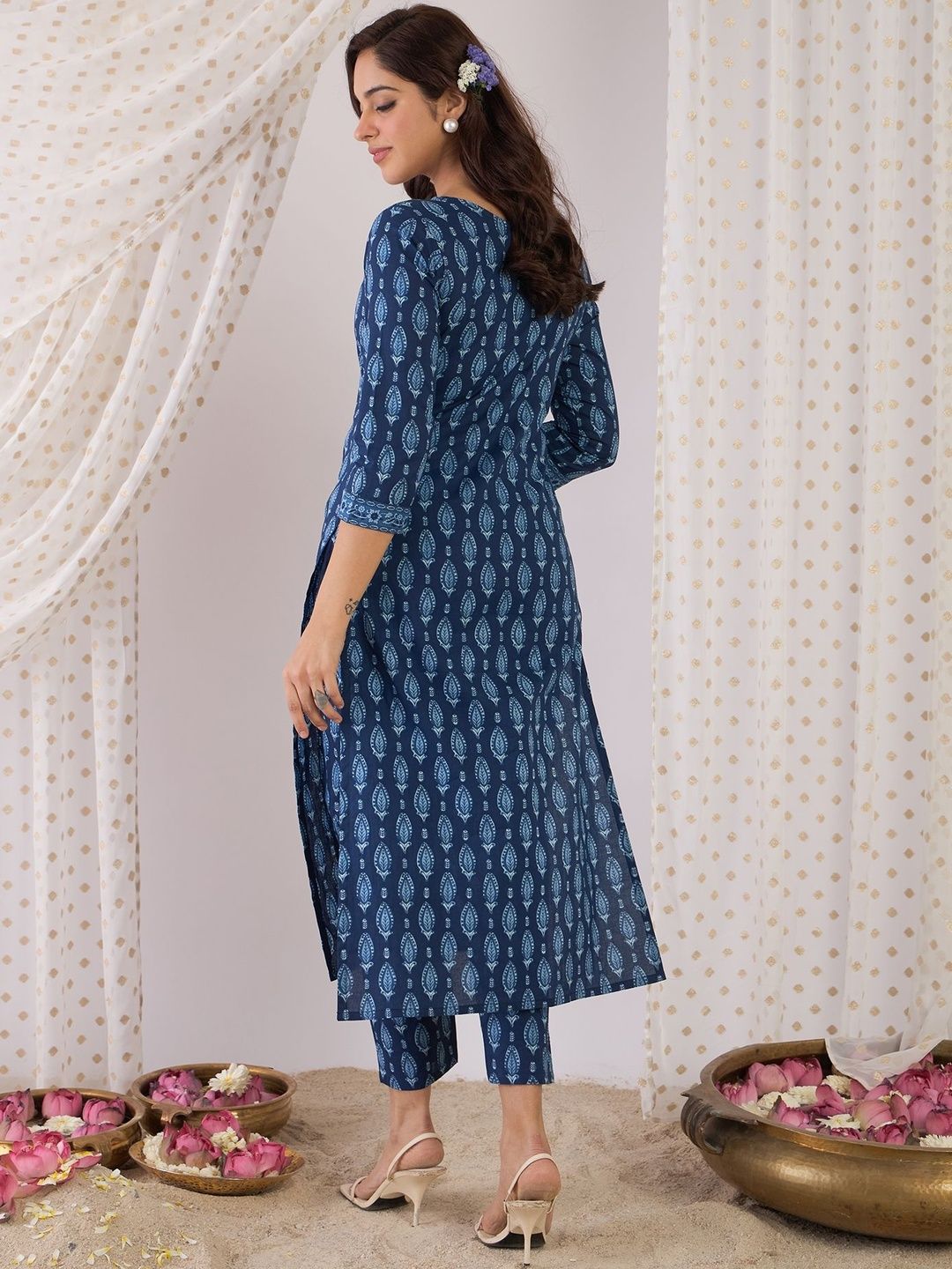 Women Ethnic Motifs Printed Pure Cotton Kurta with Trousers