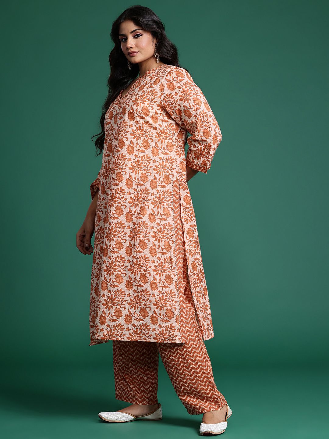 Indyancart IE Plus Size Floral Printed Gotta Patti Pure Cotton Kurta Set