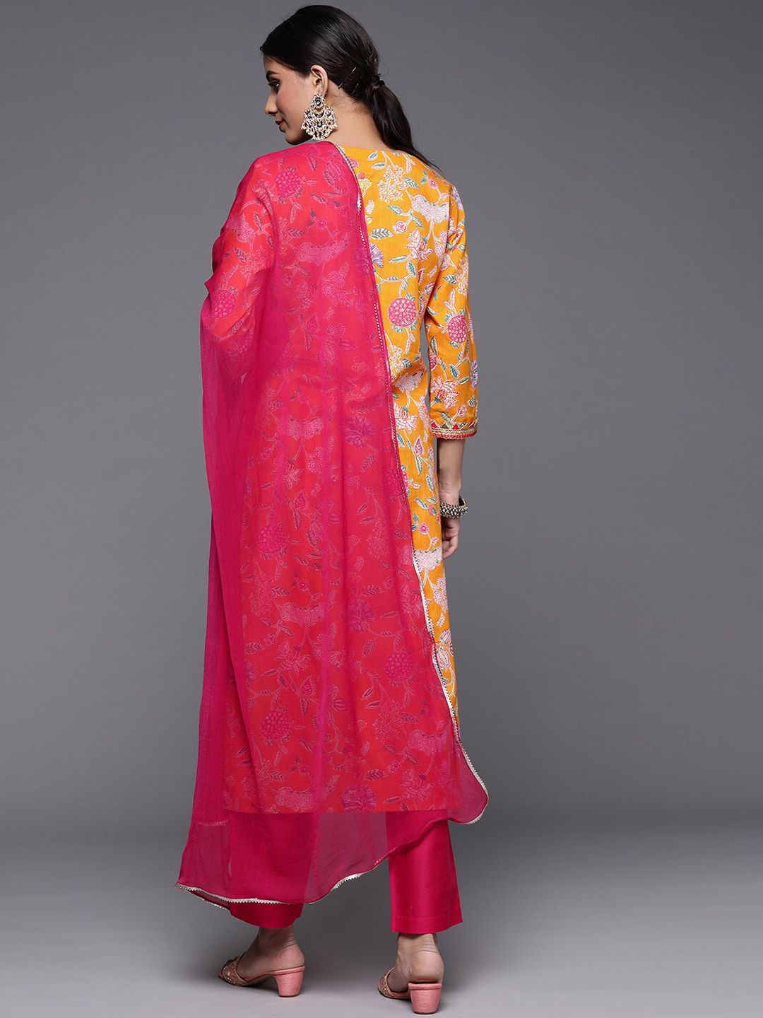Indyancart VA Women's Yellow Printed Pure Cotton Kurta with Trousers & With Dupatta