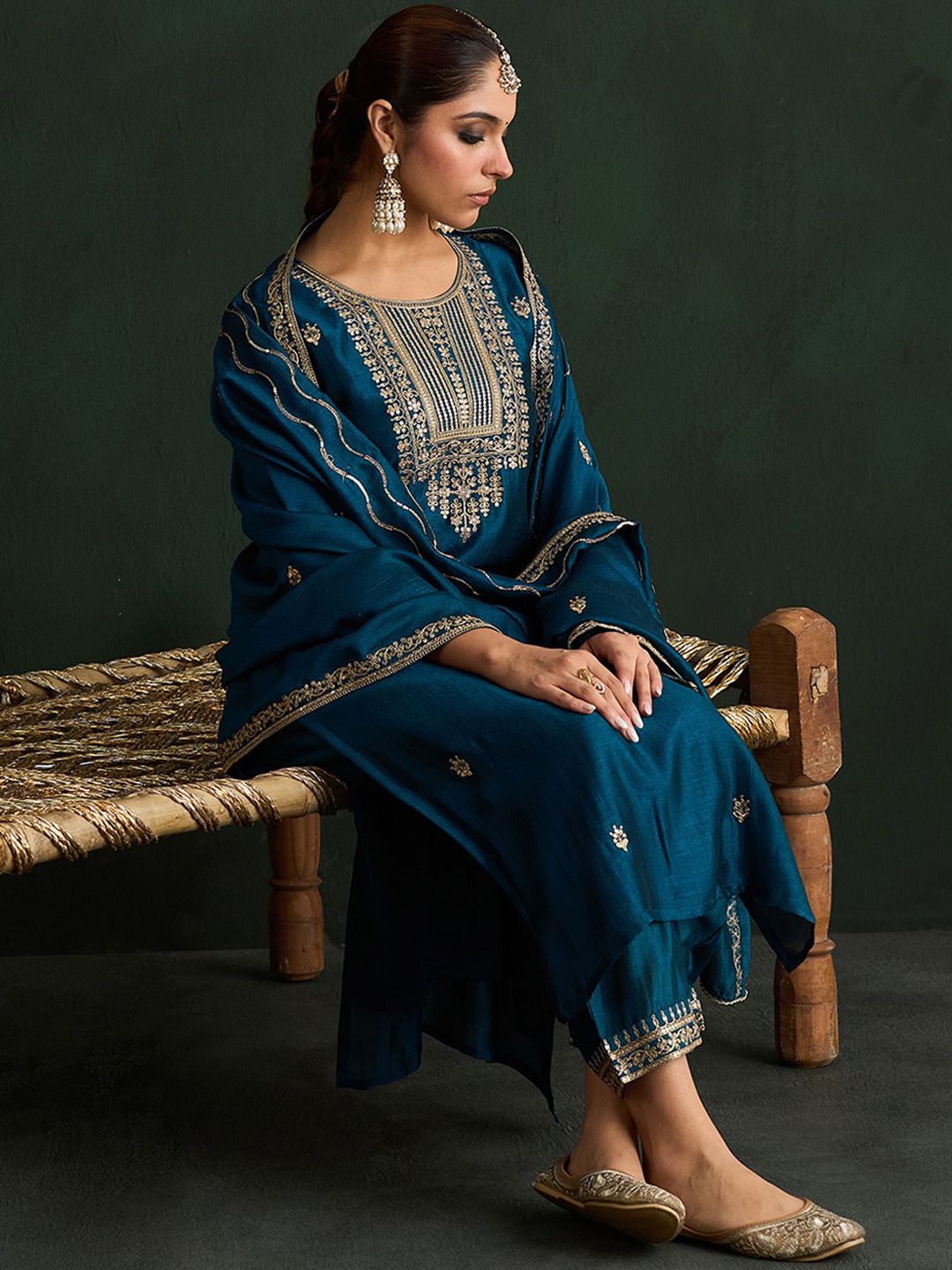 Indyancart IE Women Ethnic Motifs Embroidered Regular Kurta with Trousers & With Dupatta