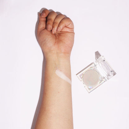 Makeup Revolution Mood Switch Aura Powder - Universal Prism