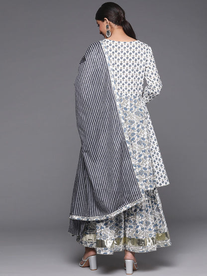 Indyancart VA Women's White Ethnic Motifs Printed Pure Cotton Kurta with Trousers & With Dupatta