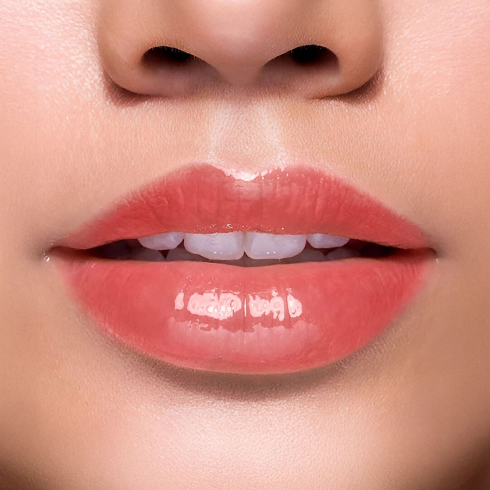 BLUR It's Giving Honey Lip Oil - Ruby Red