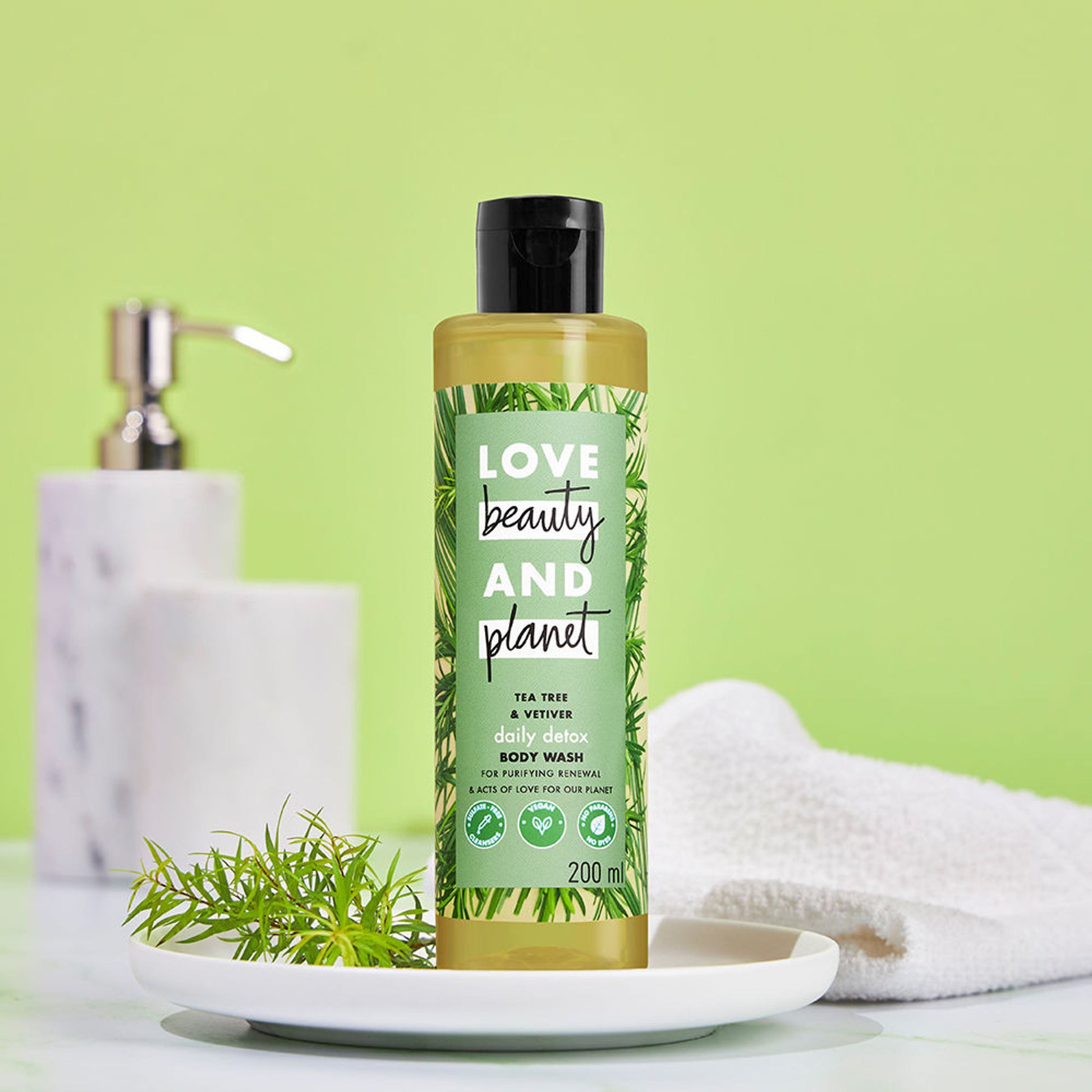 Love Beauty & Planet Tea Tree, Peppermint & Vetiver Scalp Purify Shampoo, Sulphates Free