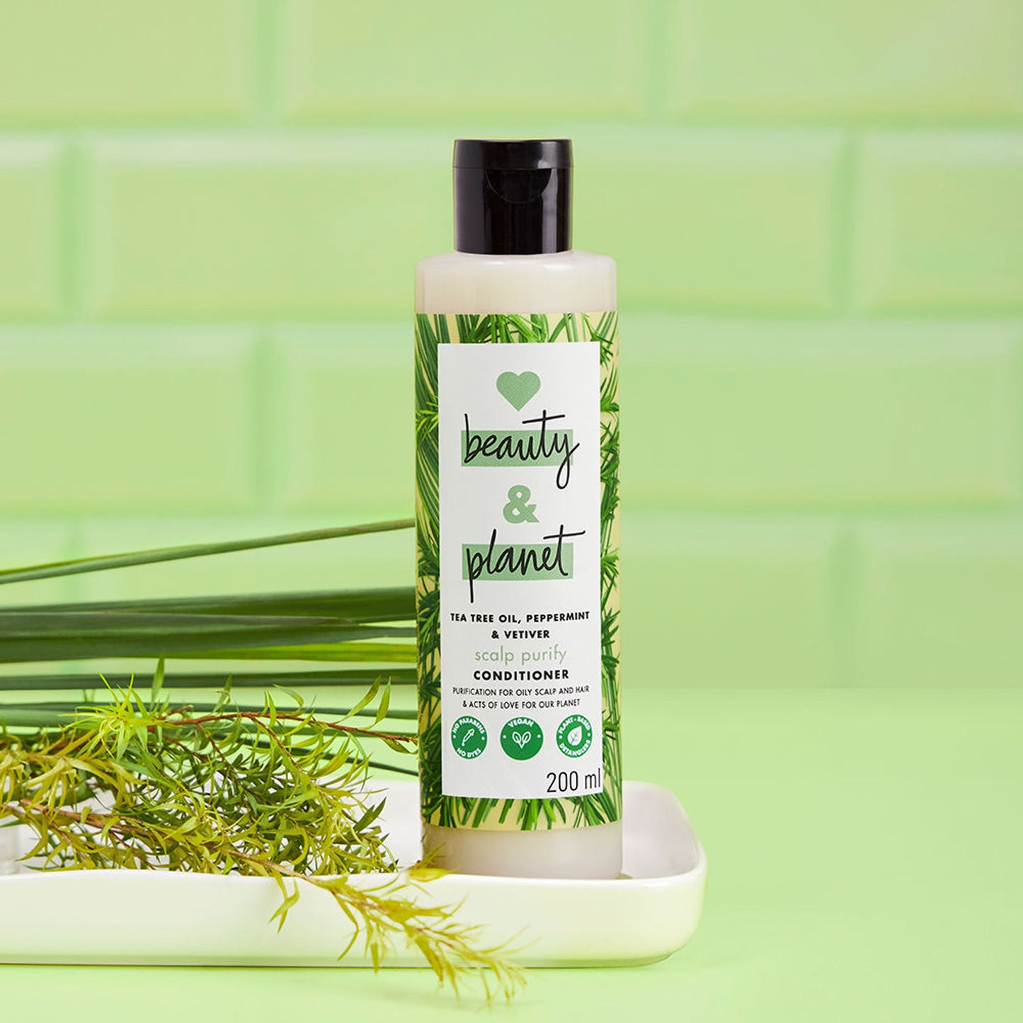 Love Beauty & Planet Tea Tree, Peppermint & Vetiver Clarifying Conditioner, No Sulphates