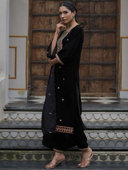 Indyancart IE Ethnic Motifs Embroidered Velvet Kurta with Trousers & Dupatta
