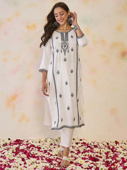 Indyancart IE Women Ethnic Motifs Embroidered Thread Work Floral Kurta