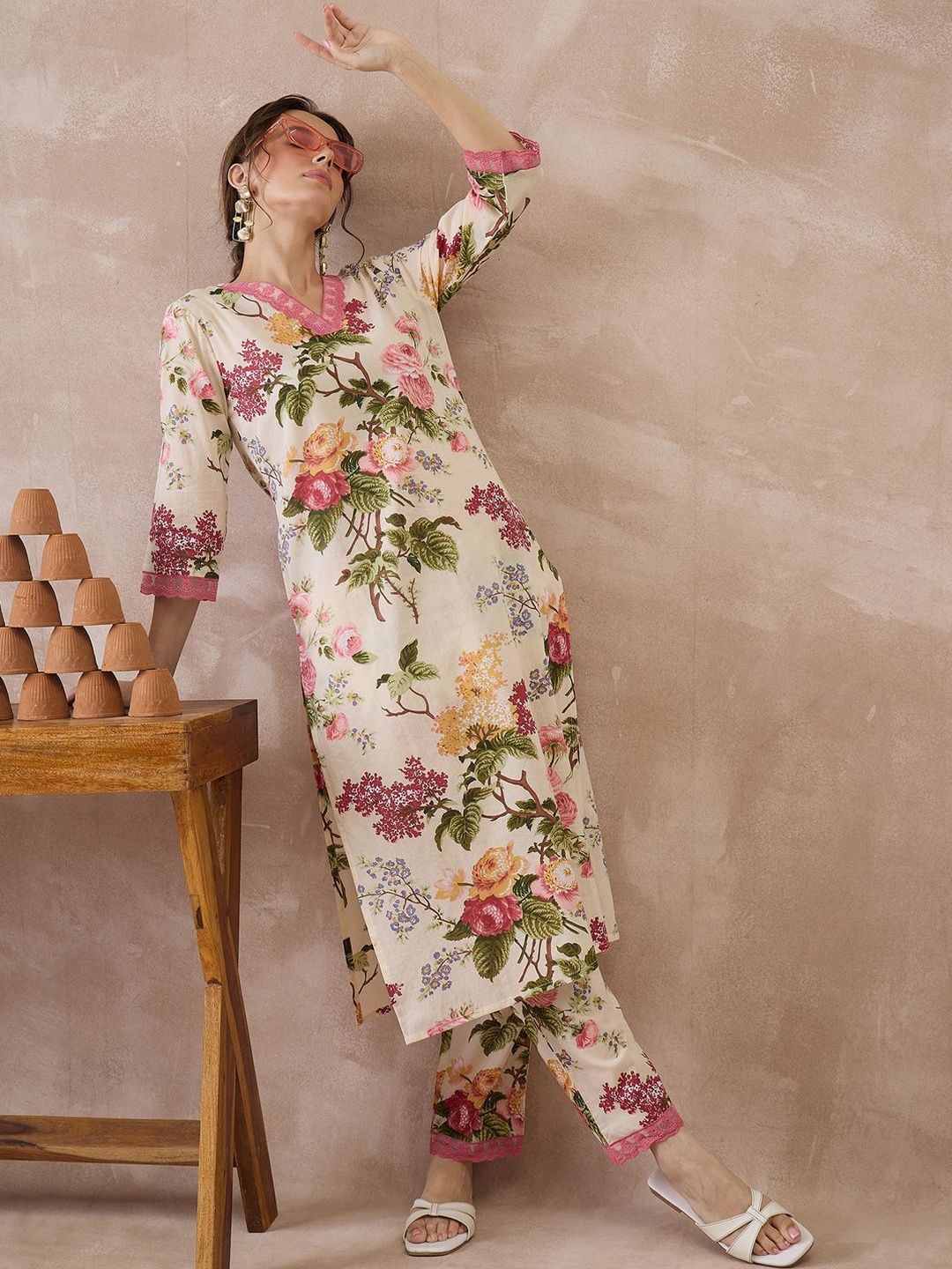 Women Floral Printed Regular Pure Cotton Kurta with Trousers