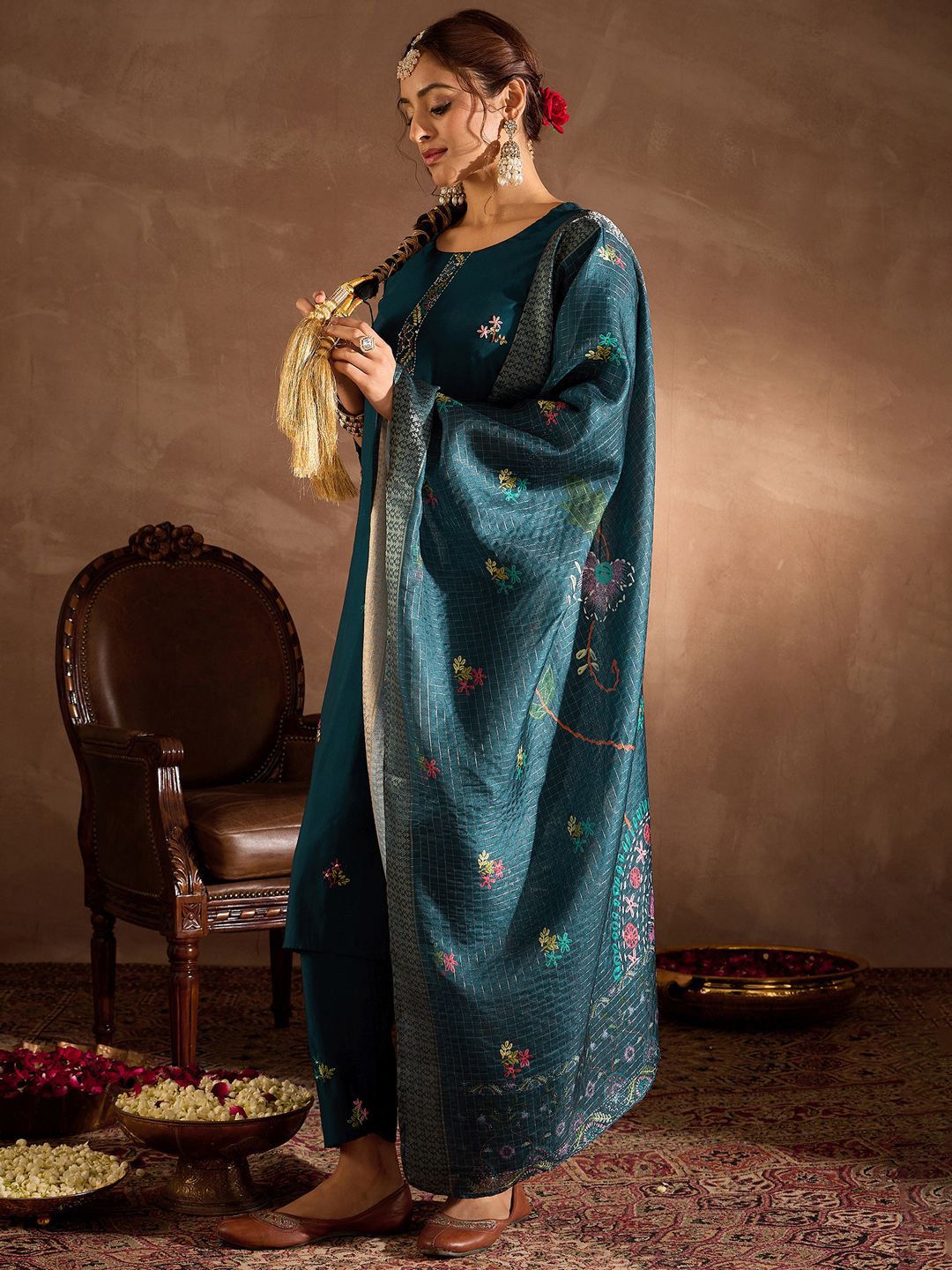 Indyancart IE Floral Embroidered Thread Work Straight Kurta With Trousers & Dupatta