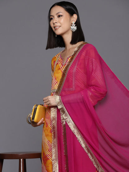 Indyancart VA Women's Leheriya Printed Straight Kurta with Trousers & Dupatta