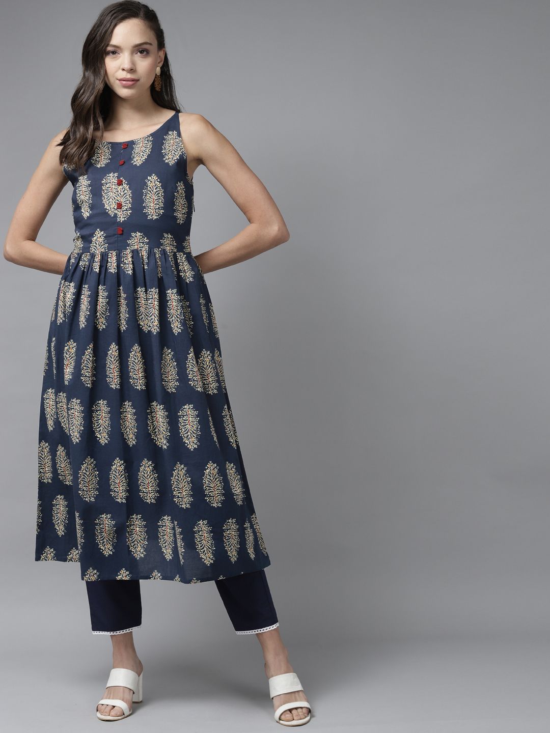 Indyancart IE Women Blue Floral Printed Floral Kurta