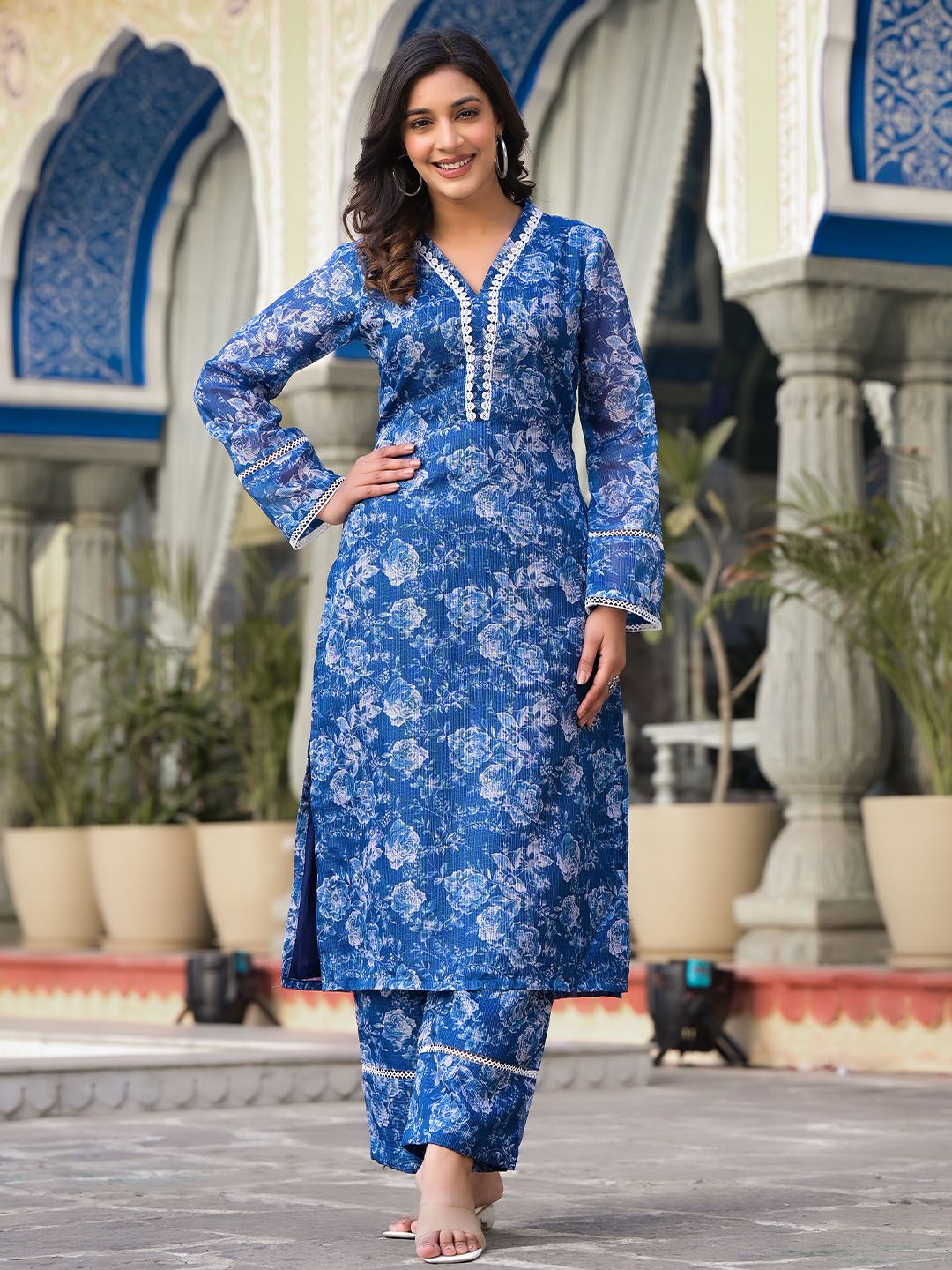 Indyancart VA Women'sFloral Printed V Neck Pure Cotton Straight Kurta with Trousers