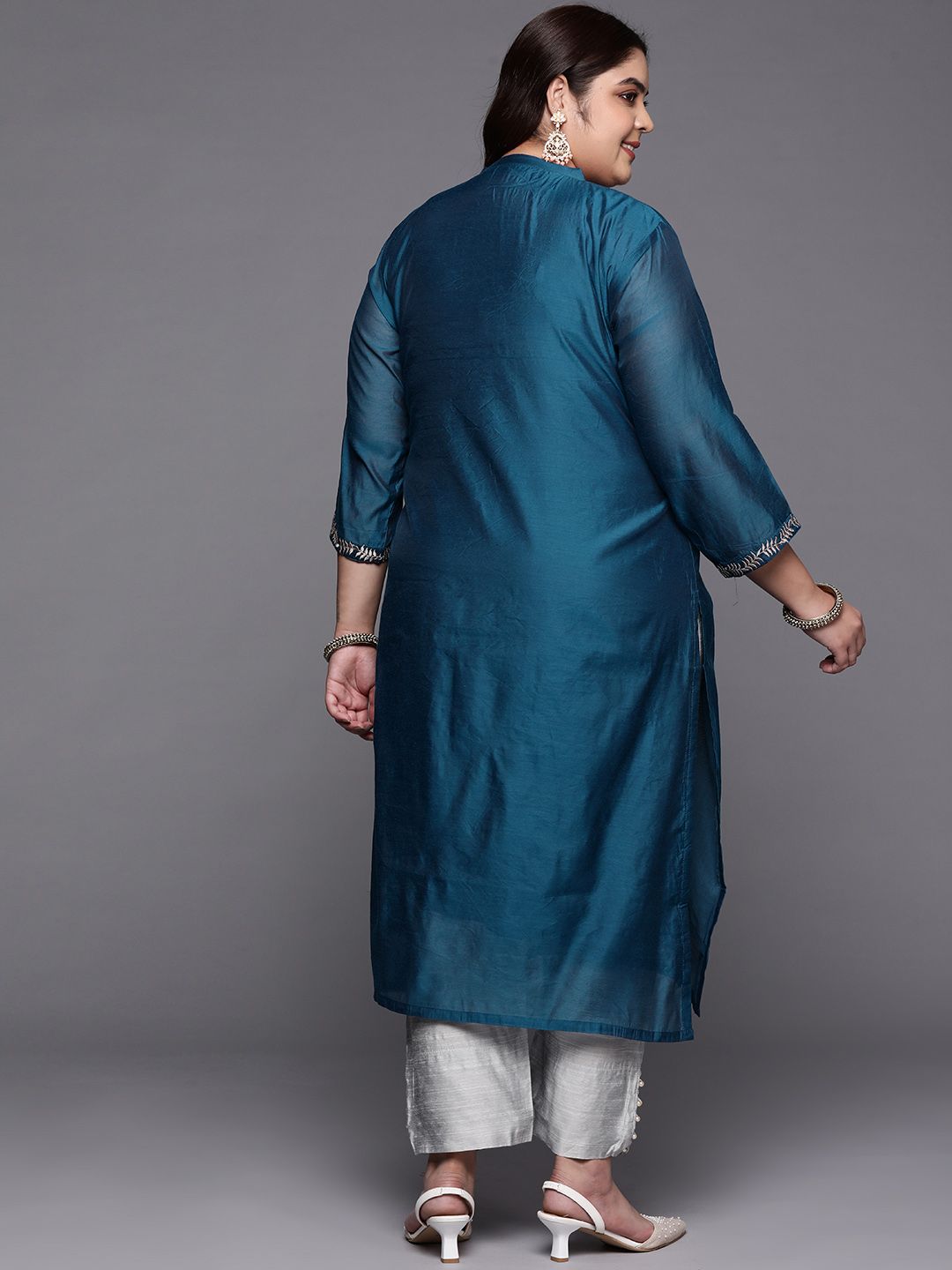Indyancart VA Women's Plus Size Floral Yoke Design Kurta with Trousers
