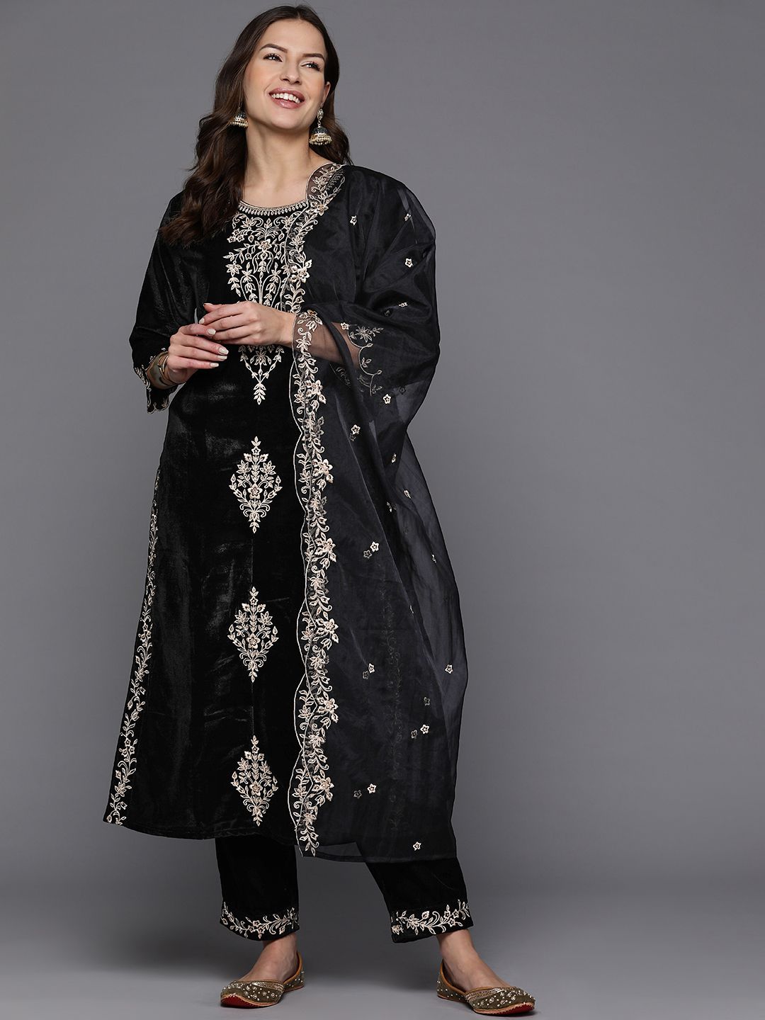 Indyancart IE Women Floral Embroidered Regular Thread Work Velvet Kurta with Trousers & Dupatta