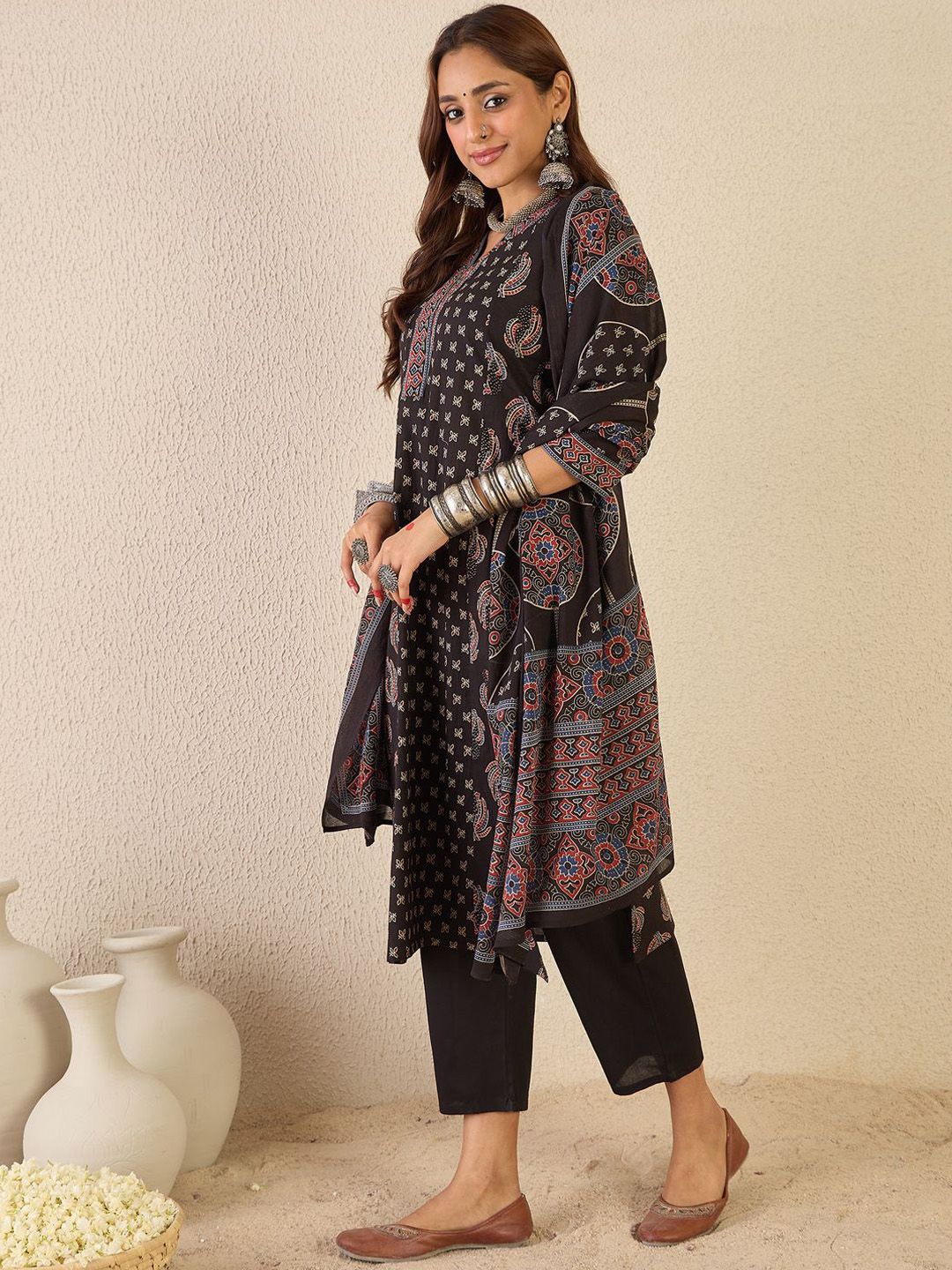 Floral Printed V-Neck Pure Cotton Straight Kurta With Trousers & Dupatta