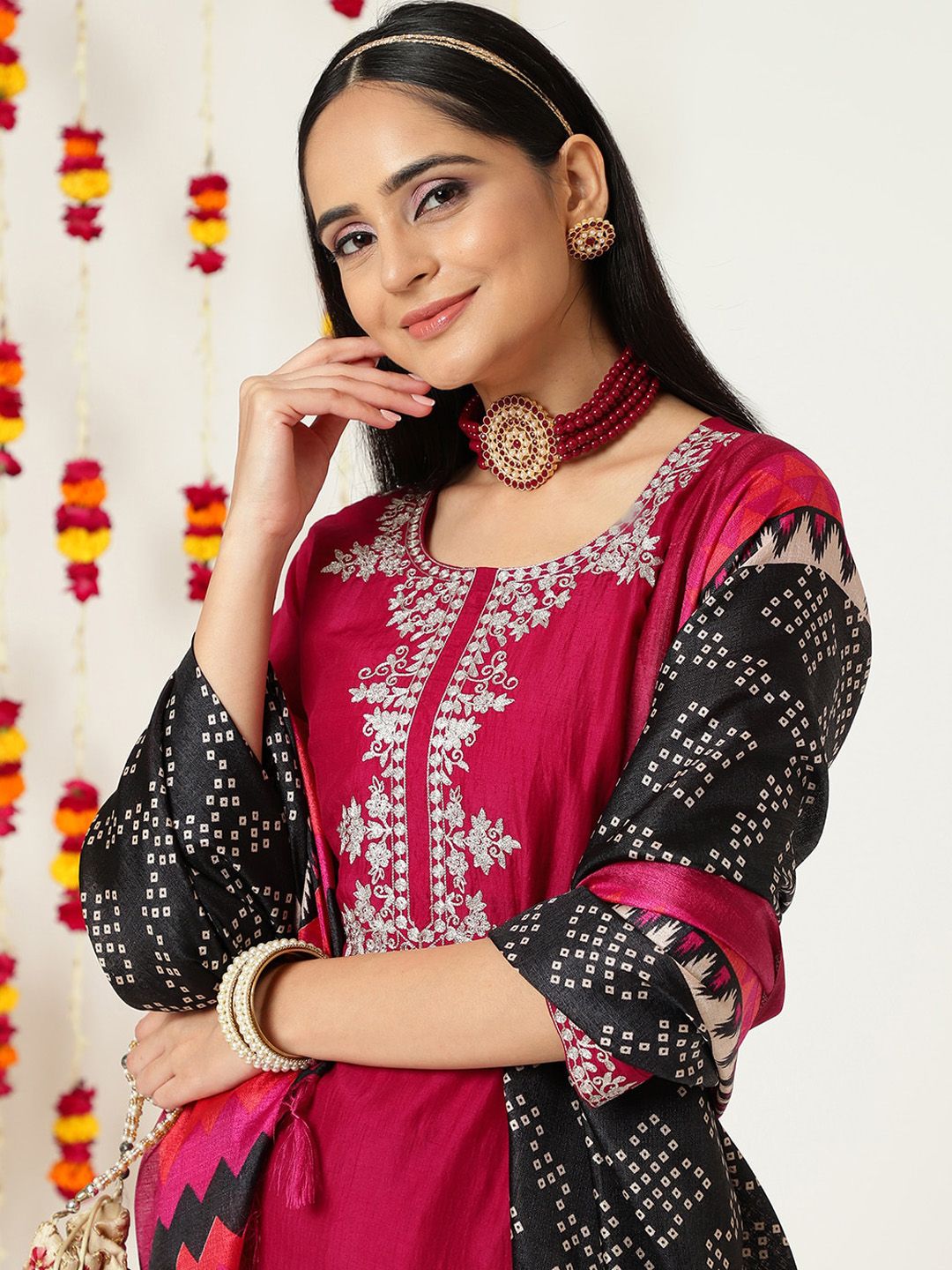 Indyancart VA Women's Ethnic Motifs Yoke Design Zari Work Striaght Kurta & Trousers With Dupatta