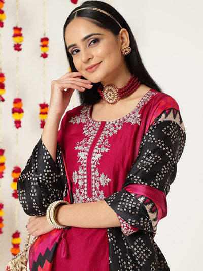 Indyancart VA Women's Ethnic Motifs Yoke Design Zari Work Striaght Kurta & Trousers With Dupatta