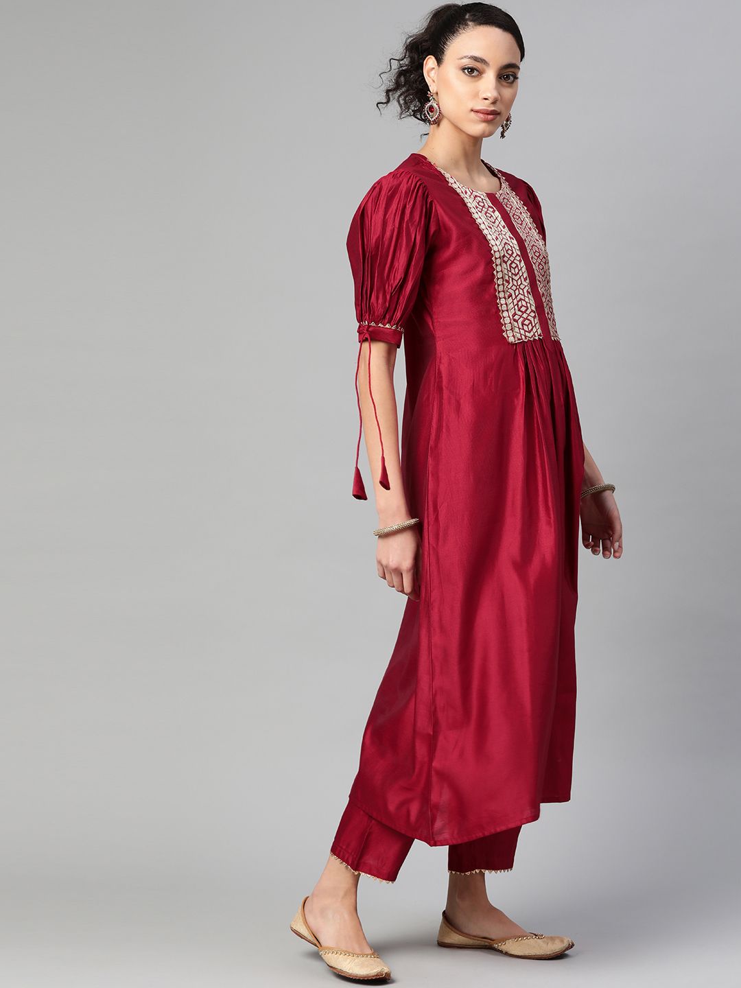 Indyancart IE Women Maroon Yoke Design Kurta with Trousers