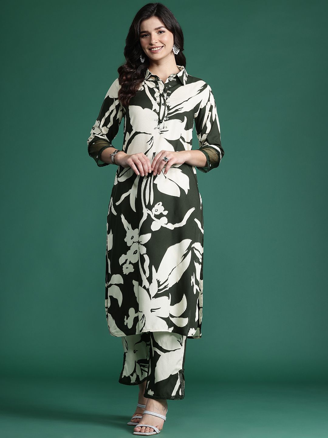 Indyancart IE Floral Printed Sequinned Kurta with Trousers
