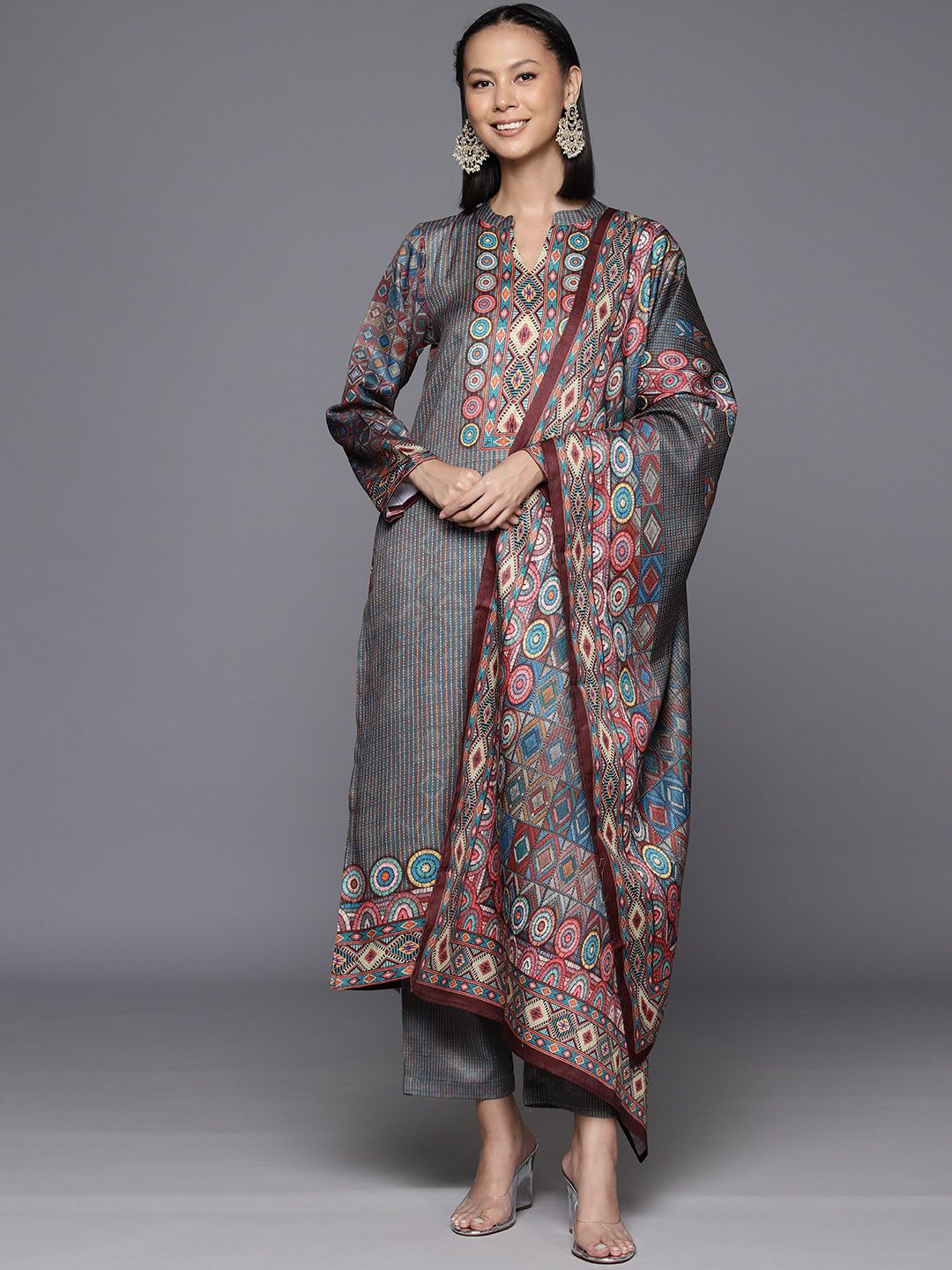 Indyancart VA Women's Winter Abstract Printed Wool Blend Straight Kurta Set with Dupatta