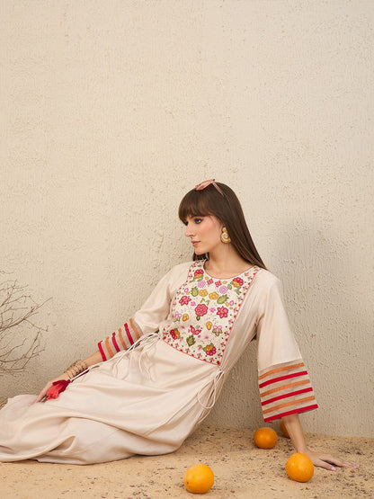 Indyancart IE Women Floral Yoke Design Empire Thread Work Liva Kurta with Trousers