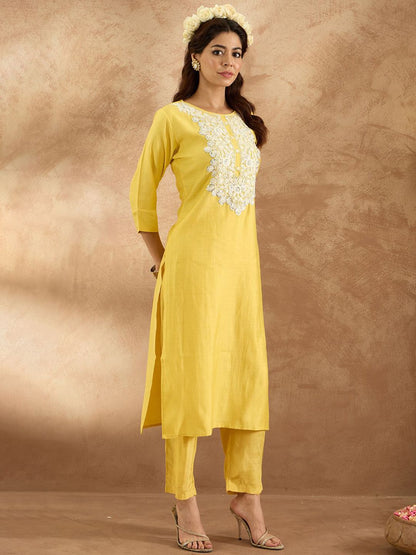 Indyancart IE Women Ethnic Motifs Embroidered Regular Thread Work Kurta with Trousers