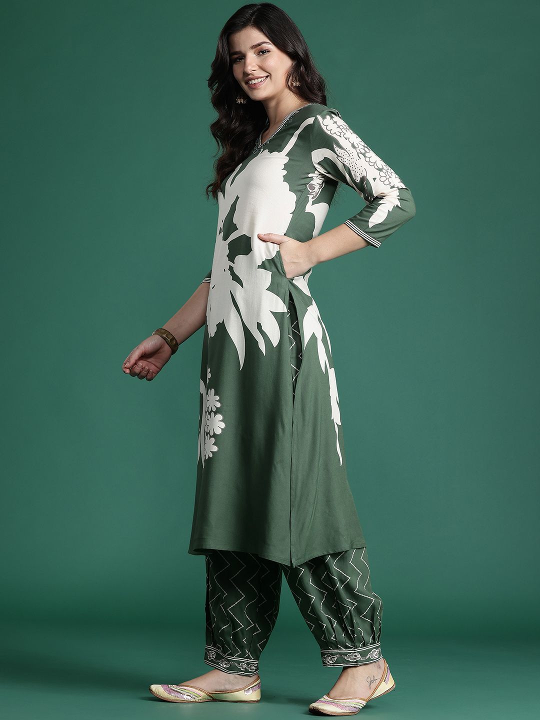 Indyancart IE Floral Printed Sequinned Kurta with Salwar